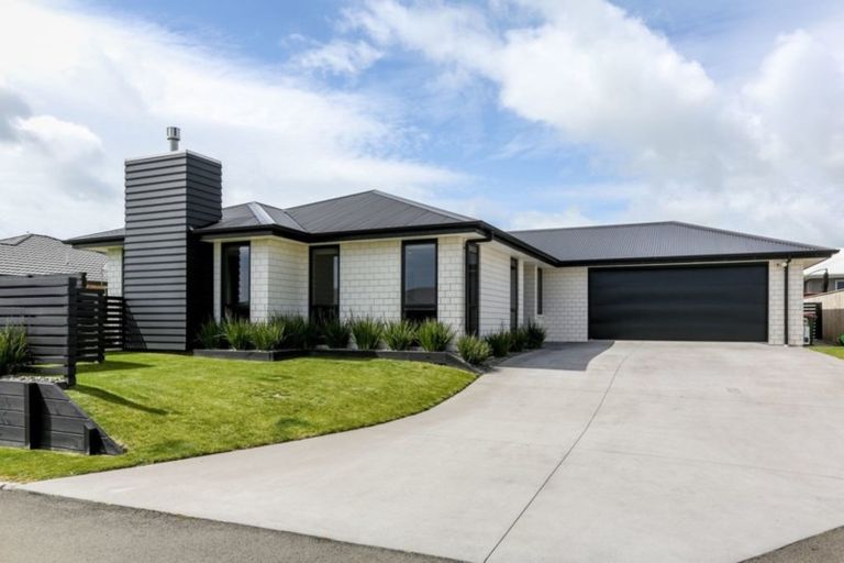 Photo of property in 3 Roy Johns Way, Bell Block, New Plymouth, 4312