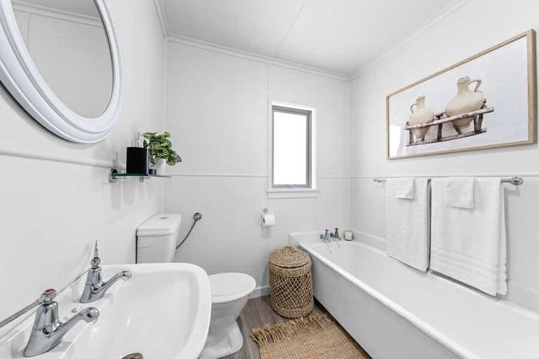 Photo of property in 43b Wallace Place, Westown, New Plymouth, 4310