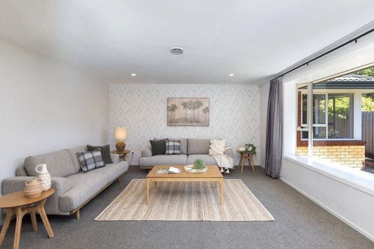 Photo of property in 2/111 Paparoa Street, Papanui, Christchurch, 8053