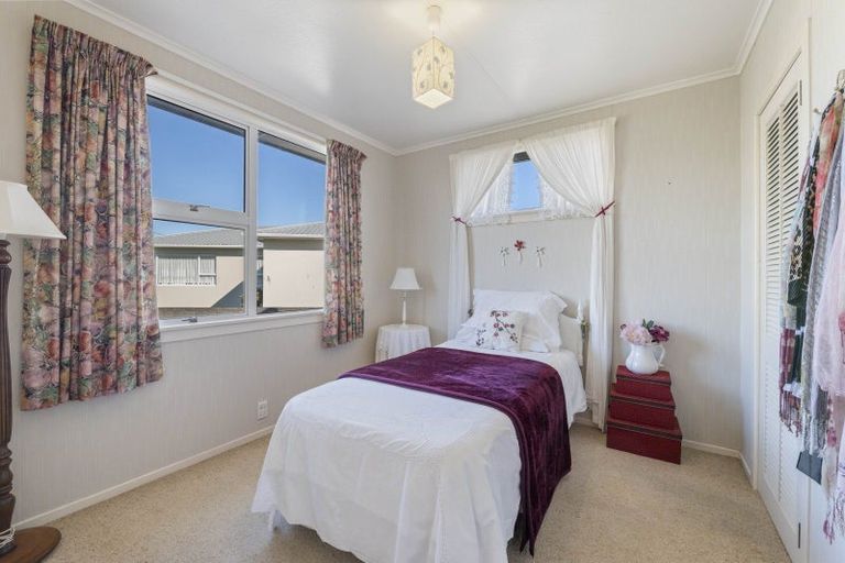 Photo of property in 8 Buckland Place, Spotswood, New Plymouth, 4310