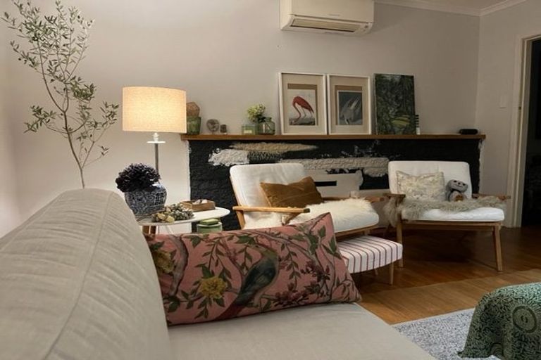 Photo of property in 2 Hillside Terrace, Saint Johns Hill, Whanganui, 4500