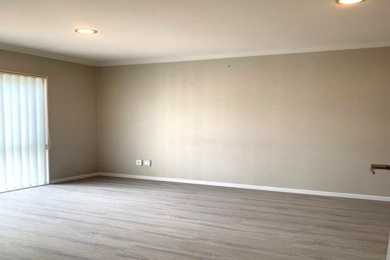 Photo of property in 22 Stamford Crescent, Flat Bush, Auckland, 2019