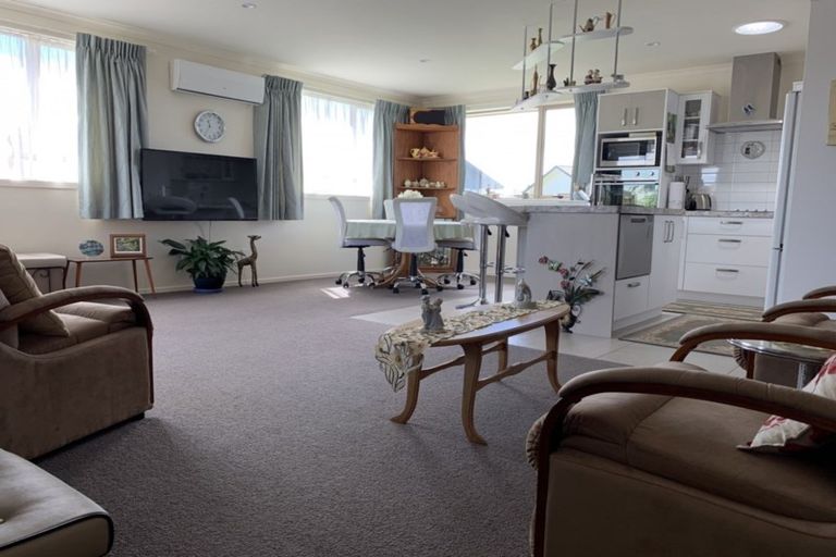 Photo of property in Henry Russell Estate, 12/36 Belgrove Drive, Waipukurau, 4200