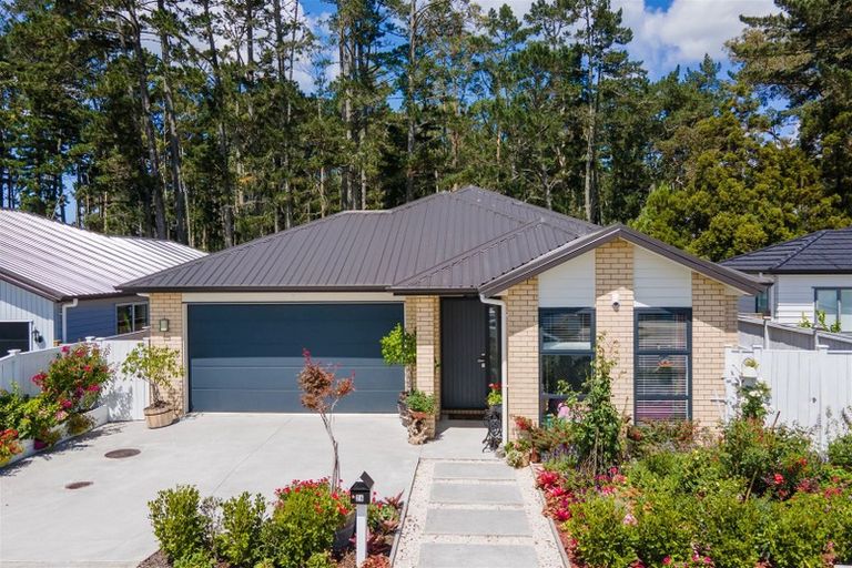 Photo of property in 26 Konoba Avenue, Kumeu, 0810