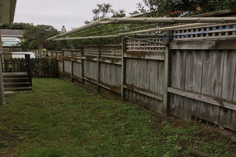 Photo of property in 70 Toi Street, Otaki Beach, Otaki, 5512