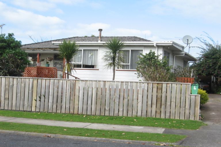 Photo of property in 4 Solo Place, Manurewa, Auckland, 2102