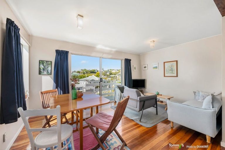 Photo of property in 2/172 Ohiro Road, Brooklyn, Wellington, 6021