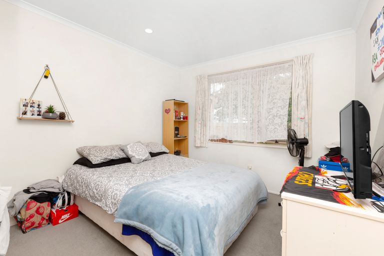 Photo of property in 10 Aldershot Place, Nawton, Hamilton, 3200