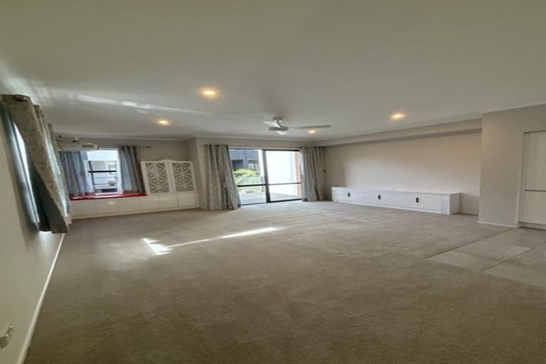 Photo of property in 13 William Stratton Lane, Hobsonville, Auckland, 0616