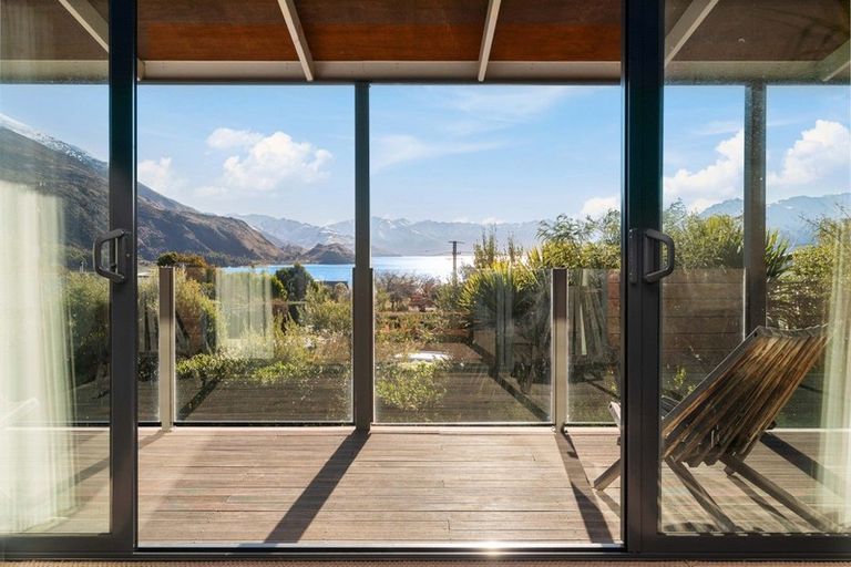 Photo of property in 4 Parry Crescent, Lake Hawea, Wanaka, 9382