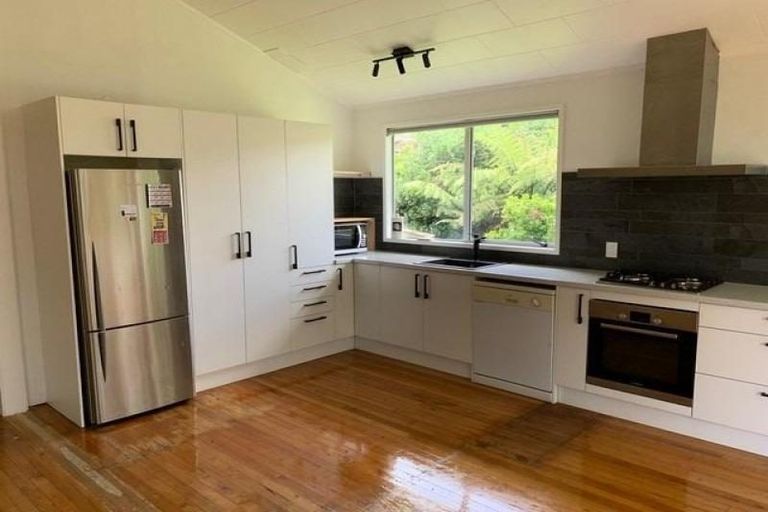 Photo of property in 49 Pitcairn Street, Oakura, 4314