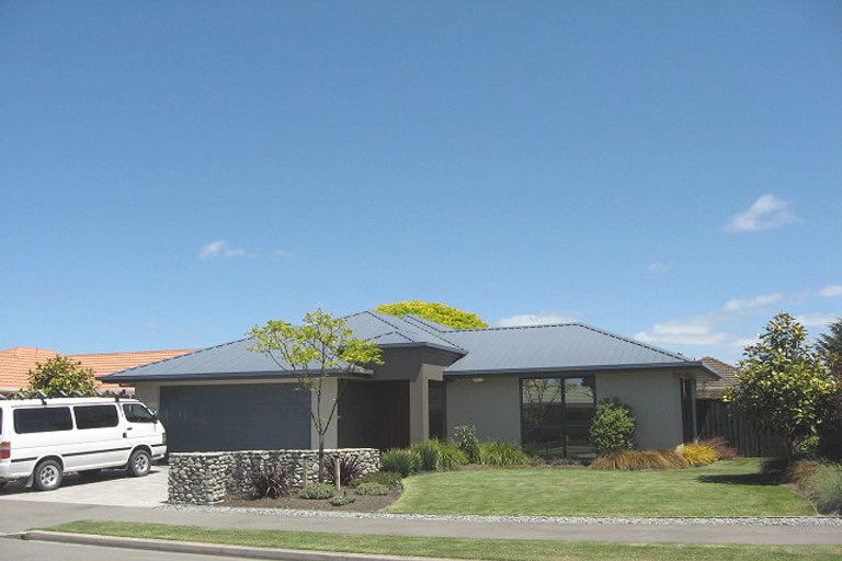 Photo of property in 32 Rue De La Mare, Parklands, Christchurch, 8083