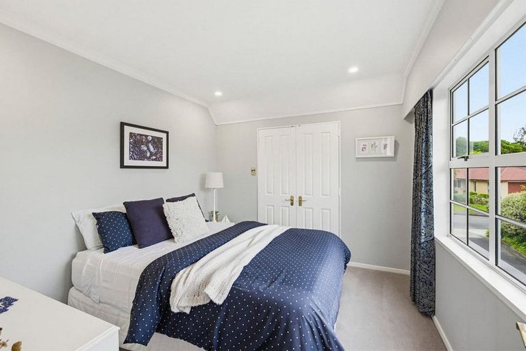 Photo of property in 5 Patterson Grove, Waikanae, 5036