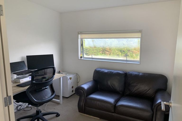 Photo of property in 79 Saddleback Grove, Karori, Wellington, 6012