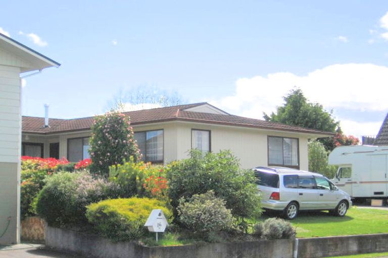 Photo of property in 15 Glengarry Place, Hilltop, Taupo, 3330