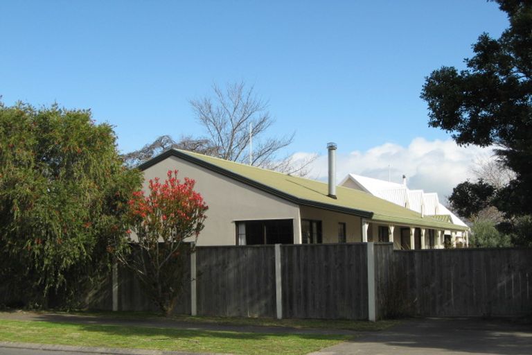 Photo of property in 24 Breadalbane Road, Havelock North, 4130