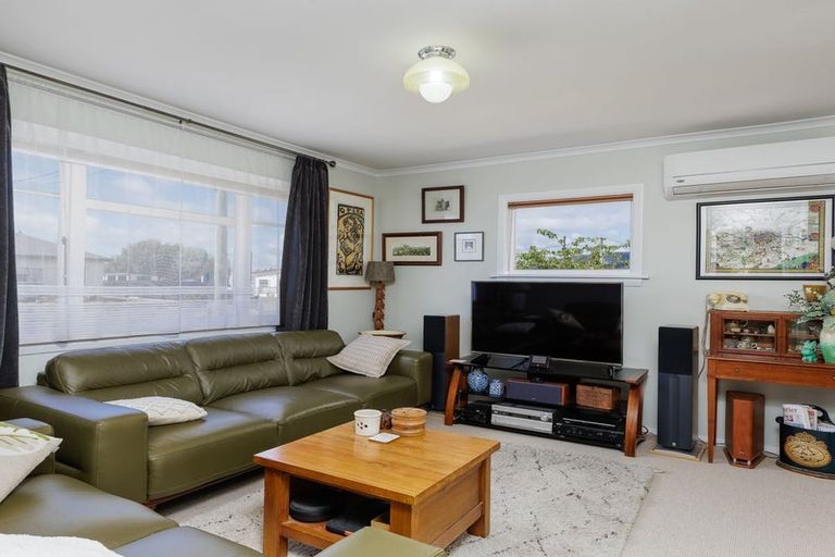 Photo of property in 6 Studholme Street, Waimate, 7924