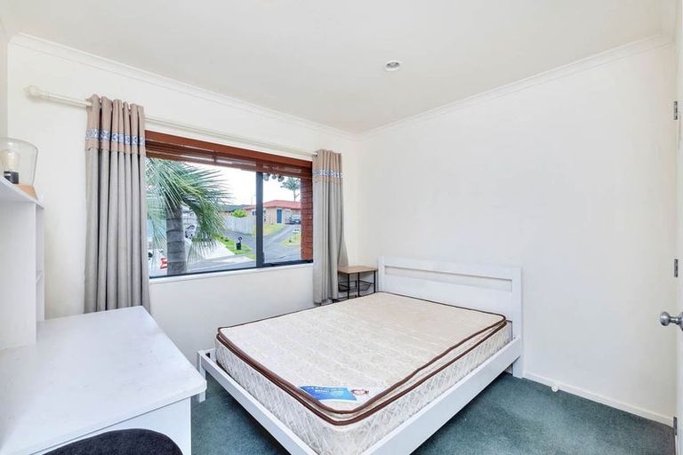 Photo of property in 10 Chelmsley Avenue, Henderson, Auckland, 0612