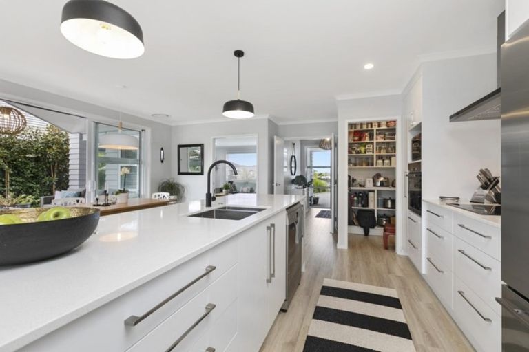 Photo of property in 17 Drabble Crescent, Papamoa Beach, Papamoa, 3118