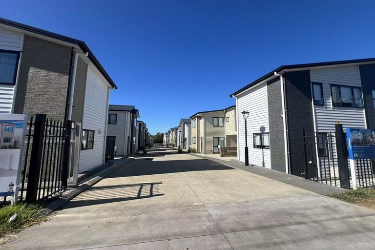 Photo of property in 14 Matukutureia Lane, Manurewa, Auckland, 2102