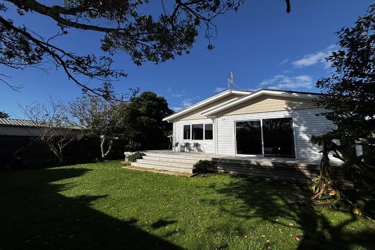 Photo of property in 17 Atiawa Street, Glen Avon, New Plymouth, 4312