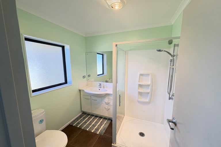 Photo of property in 53 Makora Road, Massey, Auckland, 0614