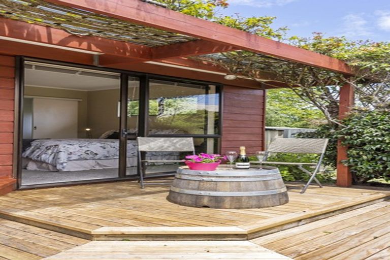 Photo of property in 15 Pinewood Grove, Botany Downs, Auckland, 2010