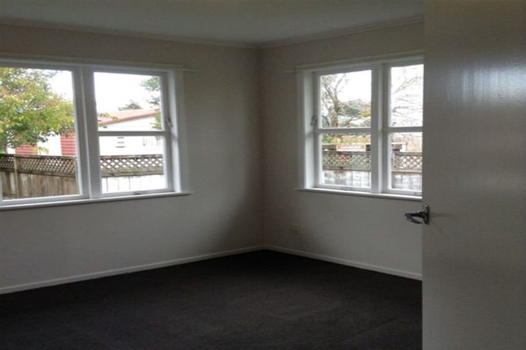 Photo of property in 86 Sturges Road, Henderson, Auckland, 0612