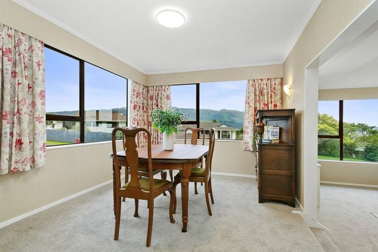 Photo of property in 49 Woodman Drive, Tawa, Wellington, 5028