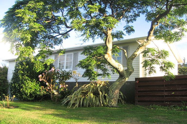 Photo of property in 40 Moana Road, Paraparaumu, 5032