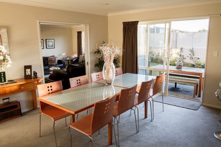 Photo of property in 17 Six Silvers Avenue, Halswell, Christchurch, 8025