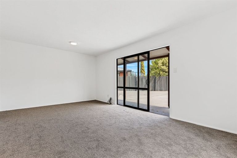 Photo of property in 2/303 Main South Road, Hornby, Christchurch, 8042