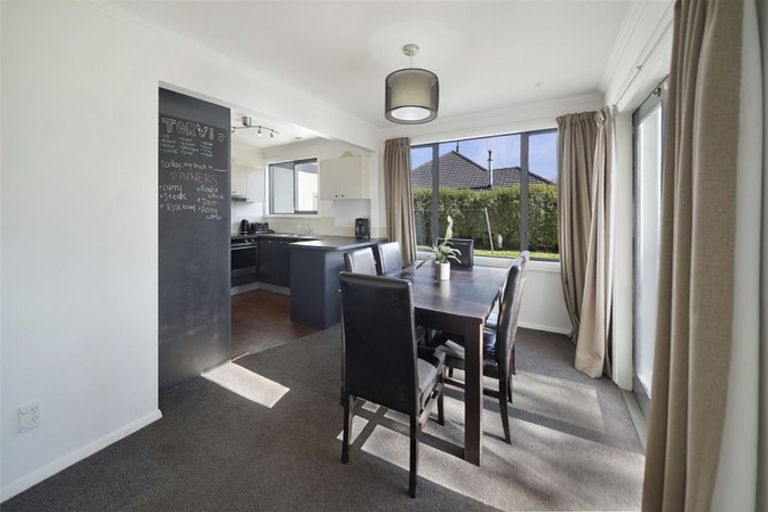 Photo of property in 33 Croziers Road, St Albans, Christchurch, 8052