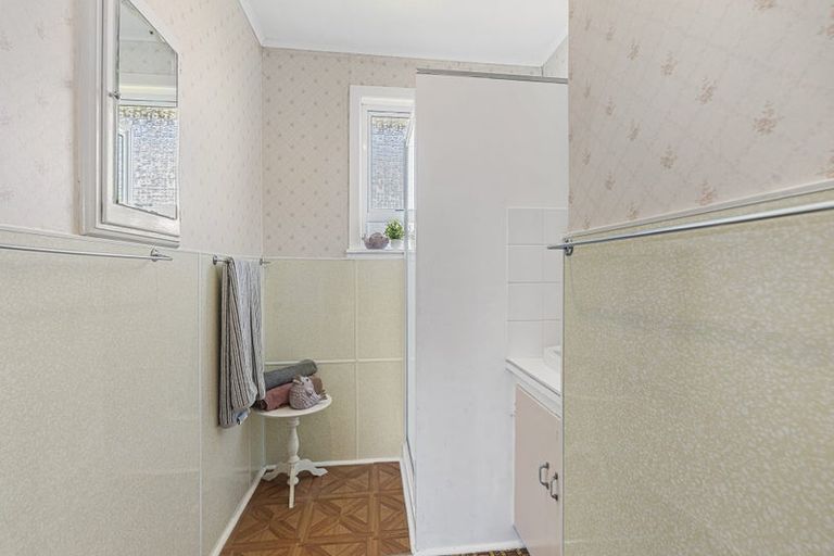 Photo of property in 19 Hume Street, Waitara, 4320