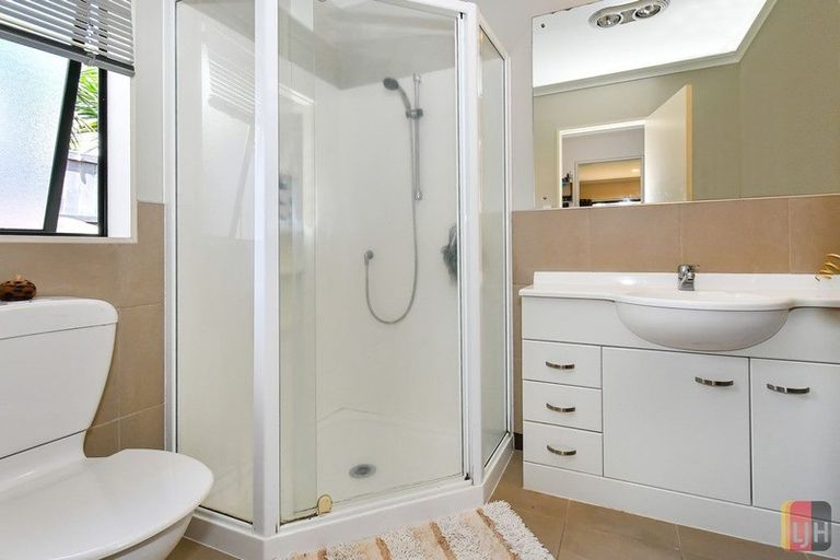 Photo of property in 204 Wattle Farm Road, Wattle Downs, Auckland, 2103