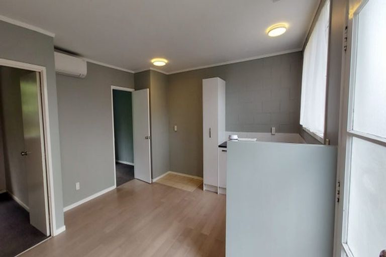 Photo of property in 3/28 Saxon Street, Waterview, Auckland, 1026