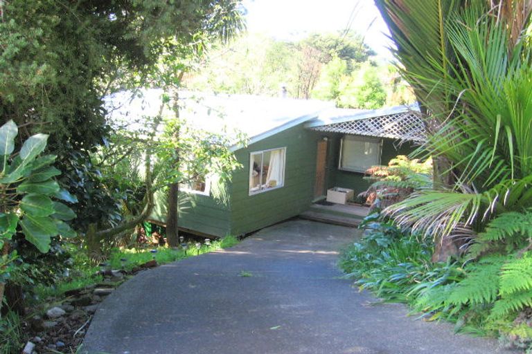 Photo of property in 88 Laingholm Drive, Laingholm, Auckland, 0604