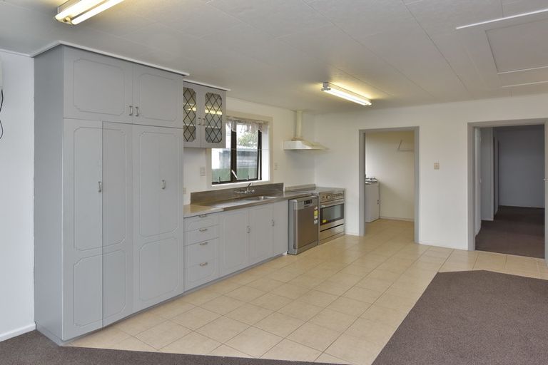 Photo of property in 33 Bournemouth Crescent, Aranui, Christchurch, 8061
