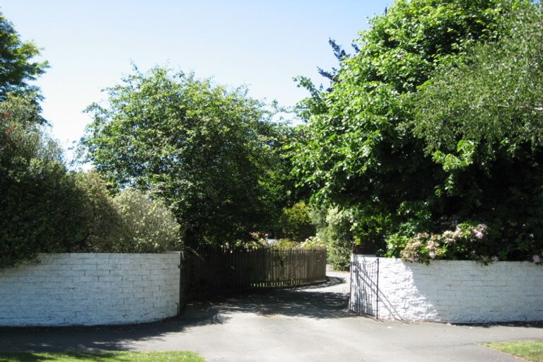 Photo of property in 17 Hawthornden Road, Avonhead, Christchurch, 8042