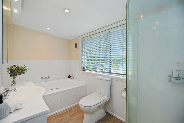 Photo of property in 87 Memorial Avenue, Ilam, Christchurch, 8053