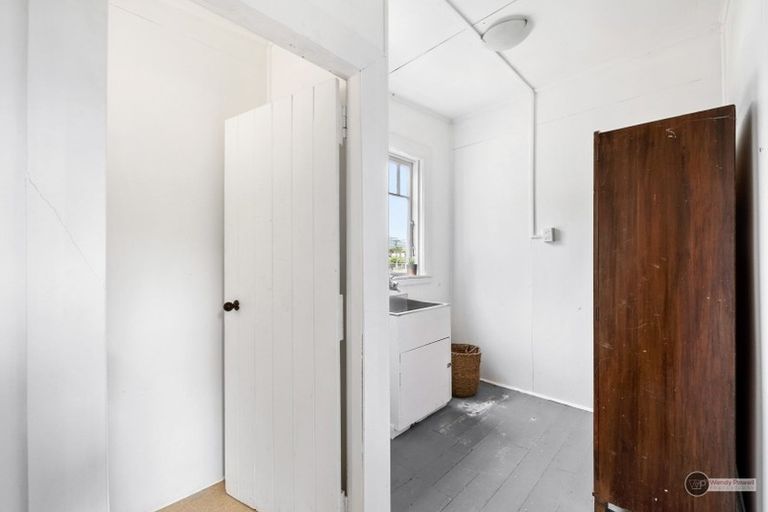 Photo of property in 1-2/6a Pohutukawa Street, Woburn, Lower Hutt, 5010