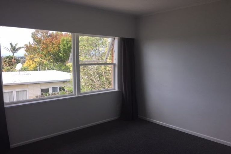 Photo of property in 68 Gladstone Road, Northcote, Auckland, 0627