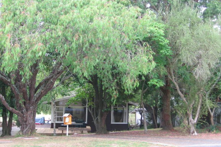 Photo of property in 37 Lauderdale Road, Birkdale, Auckland, 0626