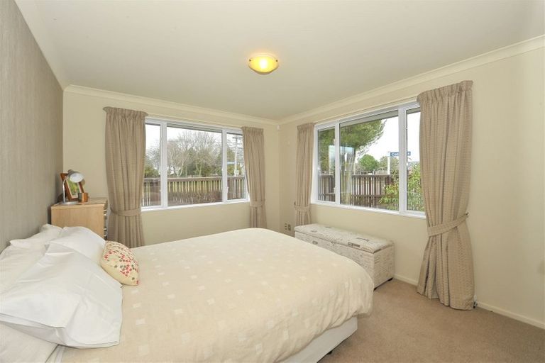 Photo of property in 2 Colina Street, Avonhead, Christchurch, 8042