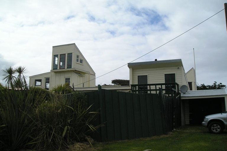 Photo of property in 92 Oki Street, Oreti Beach, Invercargill, 9879