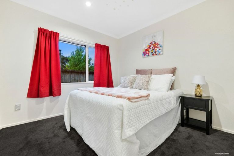 Photo of property in 1 Stamford Crescent, Flat Bush, Auckland, 2019