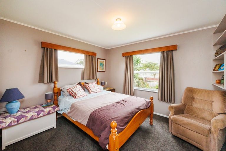 Photo of property in 11 Tararua Terrace, Cloverlea, Palmerston North, 4412