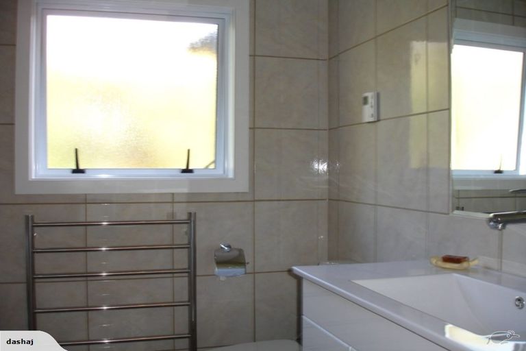 Photo of property in 1/17 Beulah Avenue, Rothesay Bay, Auckland, 0630