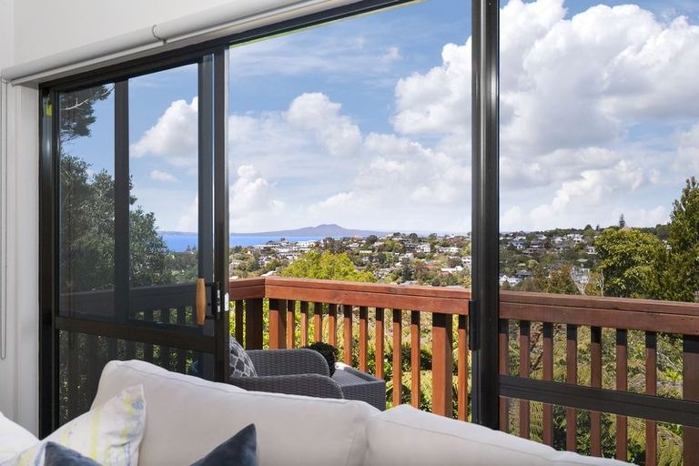 Photo of property in 1/9 Reynolds Place, Torbay, Auckland, 0630