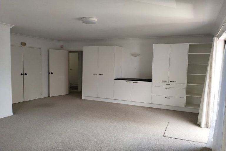 Photo of property in 16a Manse Road, Pahurehure, Papakura, 2113